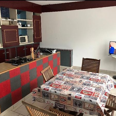 Le Studio De Tom Hirson Экстерьер фото